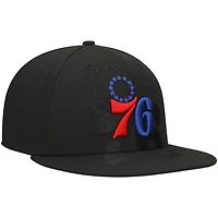 Casquette ajustée 59FIFTY noire avec logo Blackout Shadow des Philadelphia 76ers New Era pour hommes