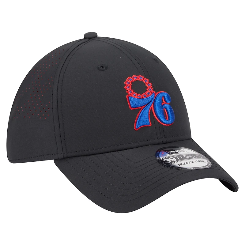 Casquette New Era noire Philadelphia 76ers Night 39THIRTY Flex pour homme