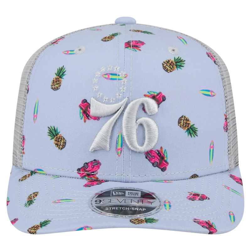 Casquette extensible à bouton-pression New Era bleu clair/gris pour homme, motif Adventure Aloha 9SEVENTY des Philadelphia 76ers