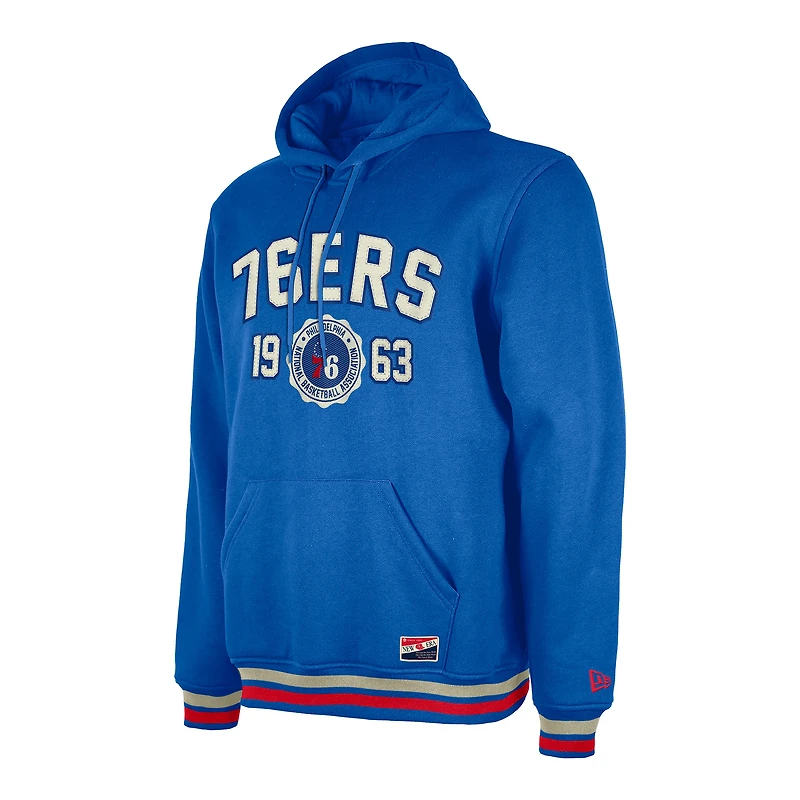 Sweat à capuche rétro Philadelphia 76ers Royal New Era pour homme