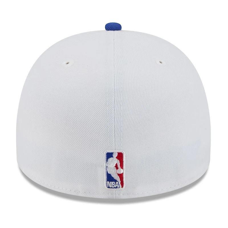 Casquette ajustée New Era 59FIFTY blanche/bleu marine des Philadelphia 76ers, draft NBA 2025