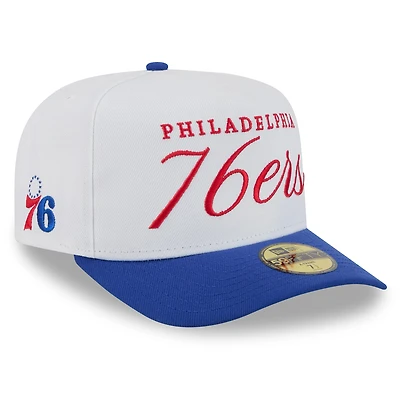 Casquette ajustée New Era 59FIFTY blanche/bleu marine des Philadelphia 76ers, draft NBA 2025
