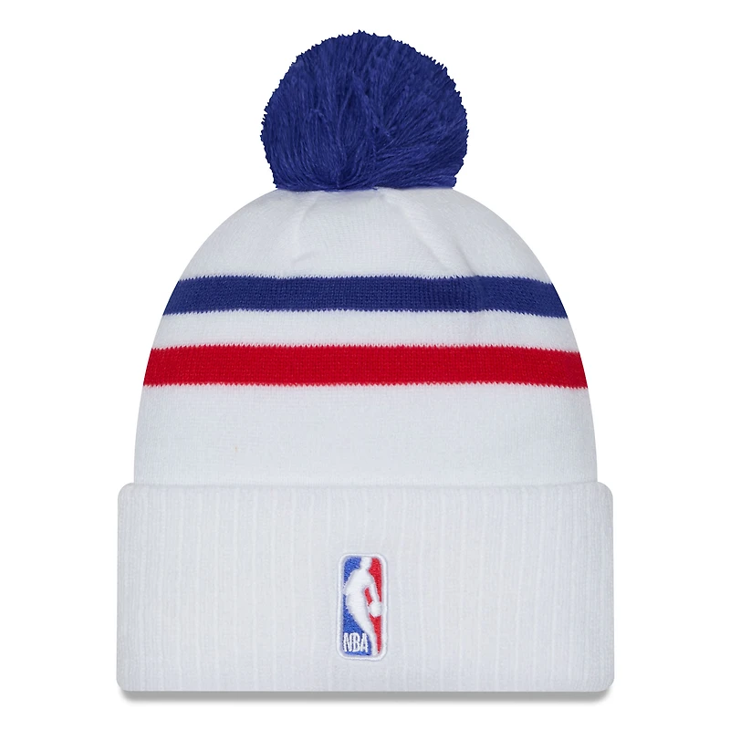 Bonnet en tricot à revers avec pompon Philadelphia 76ers 2024/25 City Edition pour homme New Era blanc