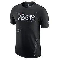 T-shirt Nike Philadelphia 76ers Courtside Air Traffic Control Max90 pour homme - Noir