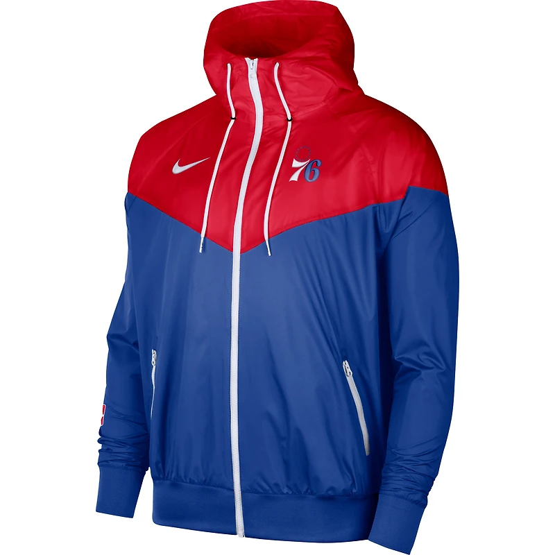 Nike - Rouge/Royal Philadelphia 76ers 75th Anniversary Courtside Windrunner Raglan Hoodie Veste entièrement zippée