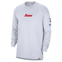 T-shirt de tir à manches longues Nike Philadelphia 76ers 2024/25 City Edition Authentic Pregame Performance pour homme Blanc
