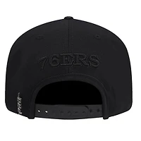 Casquette Snapback ton sur ton Pro Standard noire Philadelphia 76ers Classics pour homme