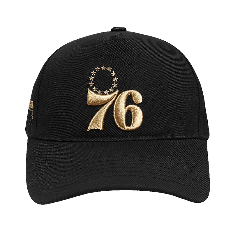 Casquette ajustable à pincement sur le devant avec logo métallique Philadelphia 76ers Pro Standard pour homme