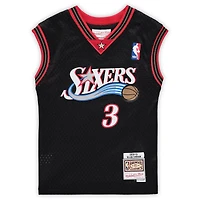 Maillot rétro Mitchell & Ness Allen Iverson noir des Philadelphia 76ers (saison 2000-2001) pour enfants d'âge préscolaire