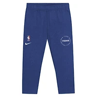Ensemble sweat à capuche et pantalon de survêtement Nike Royal Philadelphia 76ers Practice Club pour tout-petit