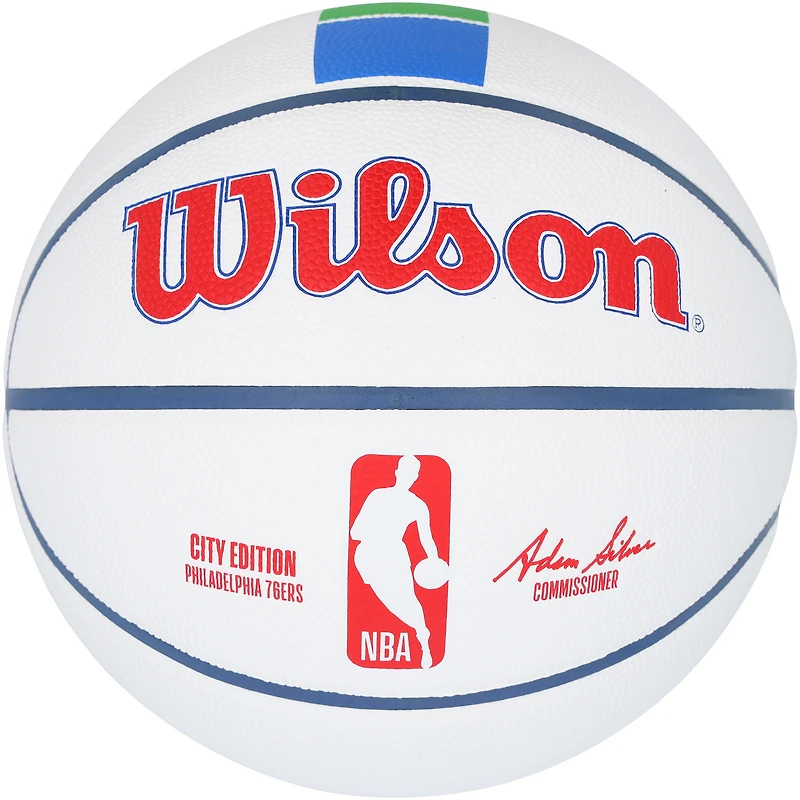Ballon de basket-ball de collection Wilson City Edition 2024-25 autographié par Tyrese Maxey des Philadelphia 76ers avec inscription « Mad Max »