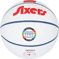 Ballon de basket-ball de collection Wilson City Edition 2024-25 autographié par Tyrese Maxey des Philadelphia 76ers avec inscription « Mad Max »