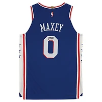 Maillot Nike Royal Icon 2020-21 dédicacé par Tyrese Maxey des Philadelphia 76ers avec patch authentique