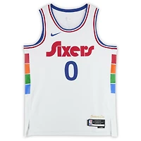 Maillot Nike Swingman City Edition 2024-25 blanc dédicacé par Tyrese Maxey des Philadelphia 76ers