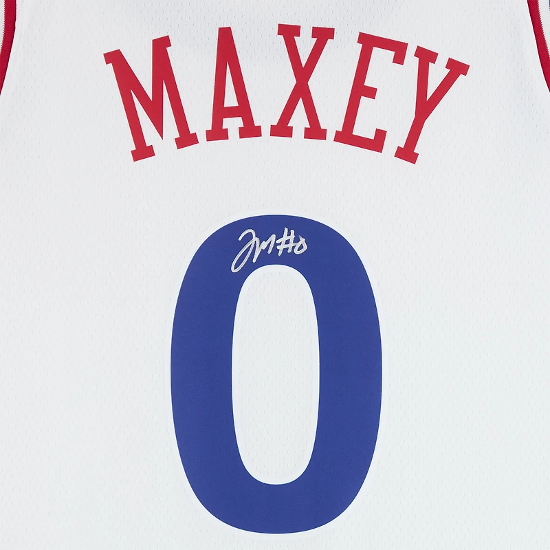 Maillot Nike Swingman City Edition 2024-25 blanc dédicacé par Tyrese Maxey des Philadelphia 76ers