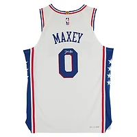 Maillot authentique blanc dédicacé par Tyrese Maxey des Philadelphia 76ers, édition Nike Association