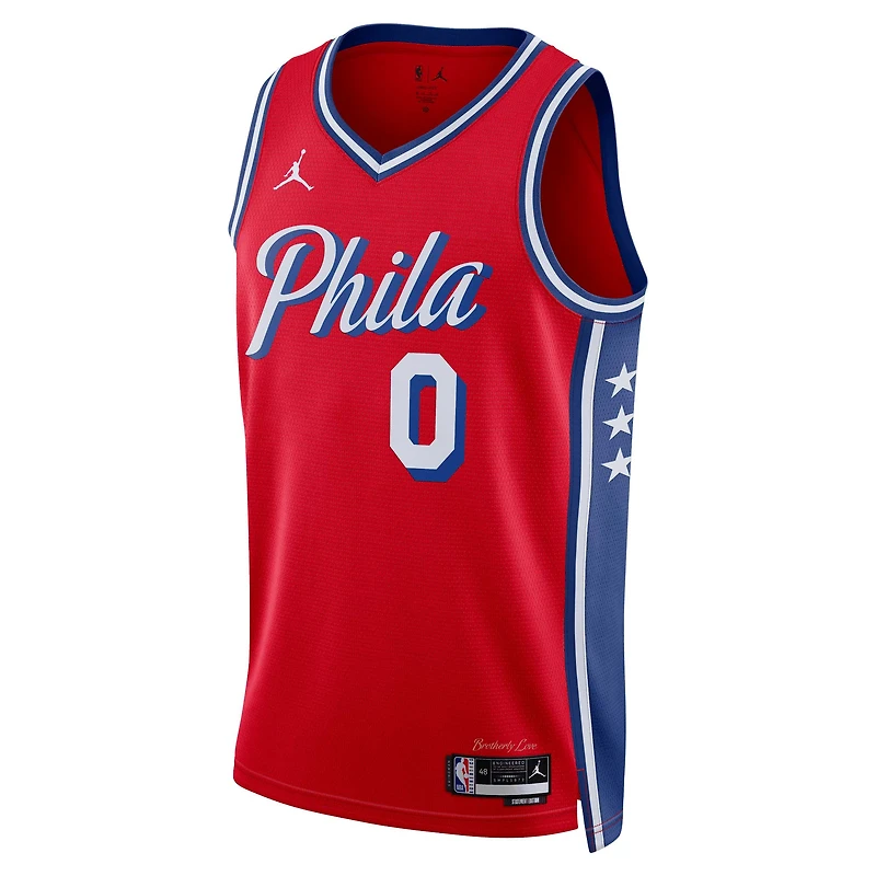 Unisexe Jordan Brand Tyrese Maxey Rouge Philadelphia 76ers Swingman Jersey - Statement Edition