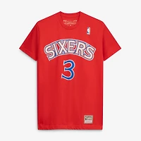 T-shirt unisexe Mitchell & Ness Allen Iverson rouge Philadelphia 76ers Hardwood Classics avec nom et numéro
