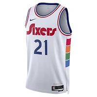 Maillot de joueur Nike Joel Embiid blanc Philadelphia 76ers 2024/25 Swingman - Édition City