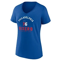 T-shirt col V Athletic Royal pour femme, modèle Unrivaled des Philadelphia 76ers