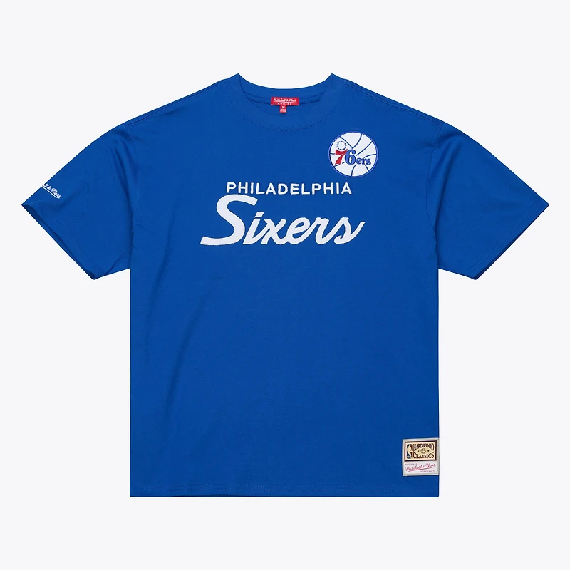 T-shirt Mitchell & Ness Royal Philadelphia 76ers Hardwood Classics pour femmes, entraîneur-chef