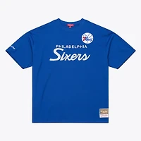 T-shirt Mitchell & Ness Royal Philadelphia 76ers Hardwood Classics pour femmes, entraîneur-chef