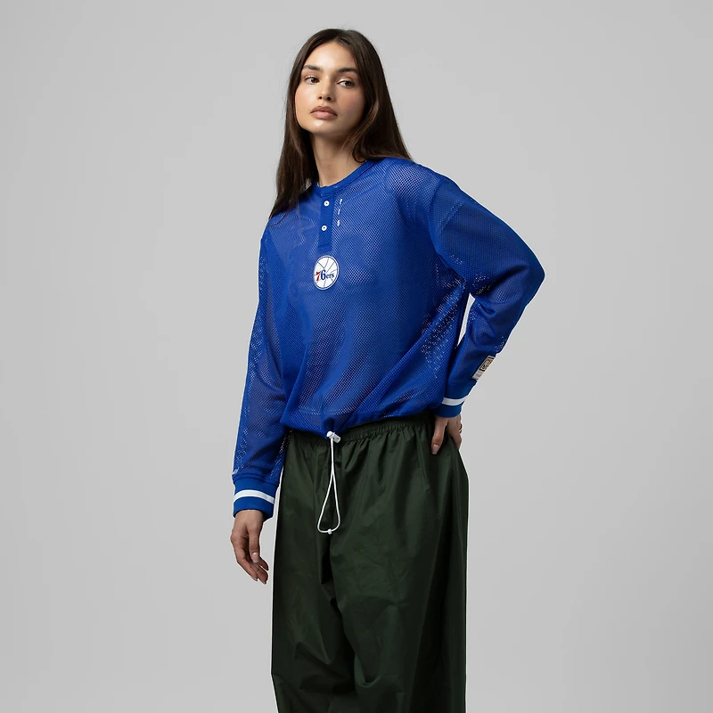 Haut court à manches longues en maille Mitchell & Ness Royal Philadelphia 76ers Hardwood Classics pour femme