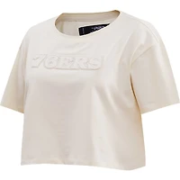 T-shirt court neutre Pro Standard Philadelphia 76ers crème pour femme