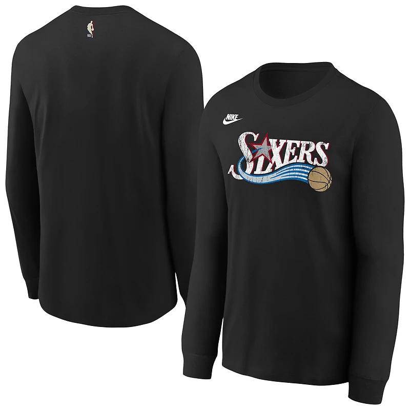 T-shirt à manches longues Nike Max90 noir Philadelphia 76ers Hardwood Classics Essential Logo pour enfant