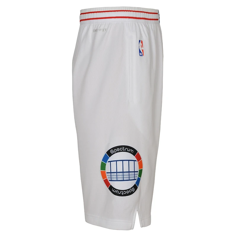 Short de performance Nike blanc pour jeune Philadelphia 76ers 2024/25 City Edition Swingman