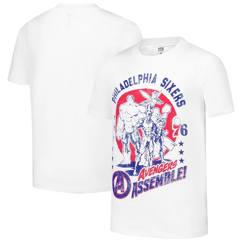 T-shirt blanc pour jeunes Philadelphia 76ers NBA x Marvel Avengers Squad