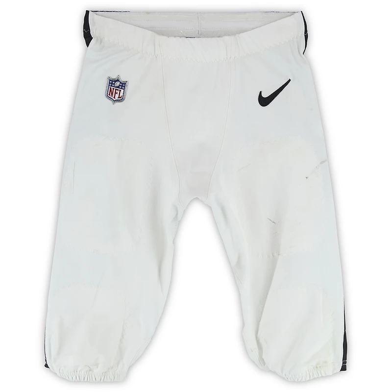 Pantalon blanc Nike porté par AJ Brown lors du match des Eagles de Philadelphie contre les 49ers de San Francisco le 11 janvier 2026 (tour de repêchage NFC).