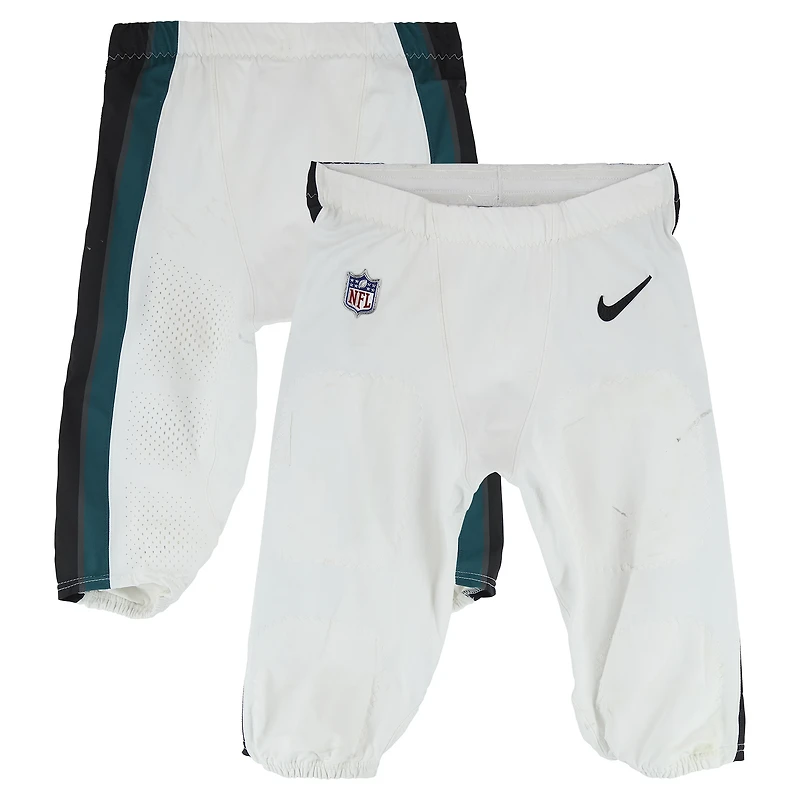 Pantalon blanc Nike porté par AJ Brown lors du match des Eagles de Philadelphie contre les 49ers de San Francisco le 11 janvier 2026 (tour de repêchage NFC).