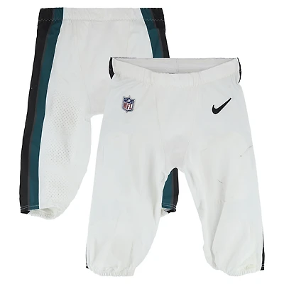 Pantalon blanc Nike porté par AJ Brown lors du match des Eagles de Philadelphie contre les 49ers de San Francisco le 11 janvier 2026 (tour de repêchage NFC).