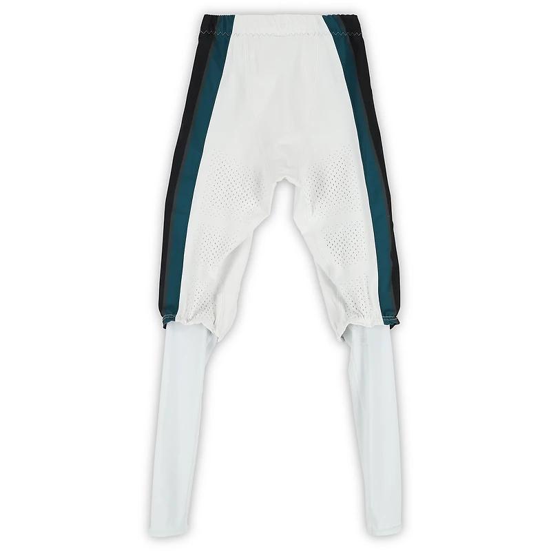 Pantalon blanc Nike porté par DeVonta Smith lors d'un match des Eagles de Philadelphie (saison 2025-2026 de la NFL).