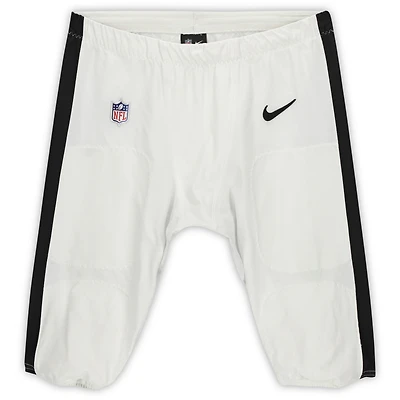 Pantalon blanc Nike porté par DeVonta Smith (Philadelphia Eagles) lors du match contre les Raiders de Las Vegas le 14 décembre 2025
