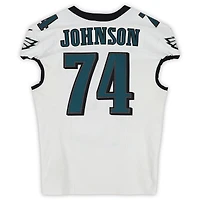 Maillot blanc n° 74 porté par Fred Johnson (Philadelphia Eagles) lors du match contre les Los Angeles Chargers le 8 décembre 2025