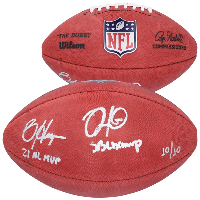 Ballon de football Wilson Duke en couleur dédicacé par Jalen Hurts et Bryce Harper avec inscriptions « SB LIX MPV » et « 21 NL MVP