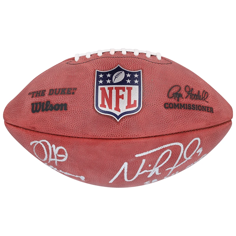 Ballon de football Wilson Duke autographié par Jalen Hurts et Nick Foles des Philadelphia Eagles avec les inscriptions « SB LIX MVP » et « SB LII MVP »