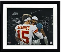 Photo dédicacée de Jalen Hurts (Eagles de Philadelphie) et Patrick Mahomes (Chiefs de Kansas City) lors du Super Bowl LIX (40,6 x 50,8 cm).