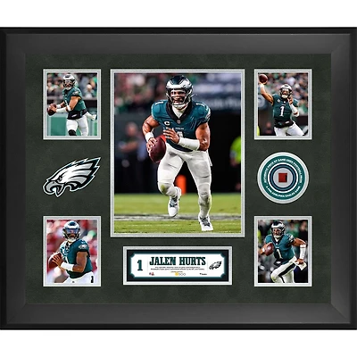 Collage encadré de 5 photos (51 x 61 cm) de Jalen Hurts (Eagles de Philadelphie) avec un morceau de ballon de football utilisé lors d'un match - Édition limitée à 500 exemplaires