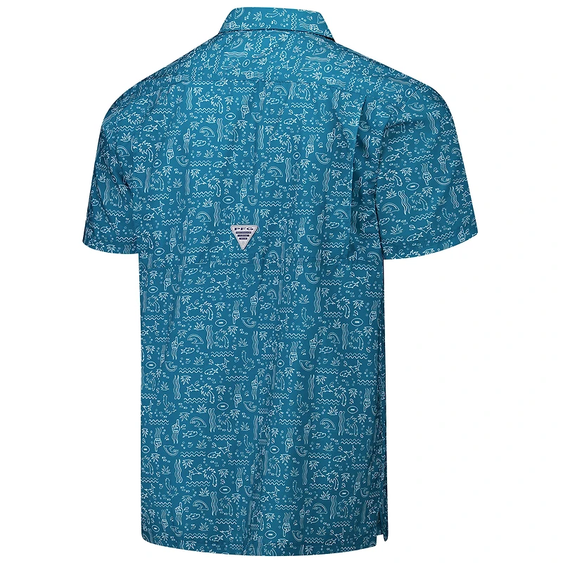 Men's Columbia PFG Green Philadelphia Eagles Super Slack Tide Omni-Wick Button-Up Shirt