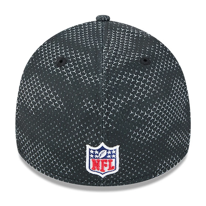 Men's New Era Black Philadelphia Eagles 2024 Sideline 39THIRTY Flex Hat