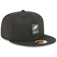 Casquette ajustée New Era noire Philadelphia Eagles 2025 Sideline 59FIFTY pour homme