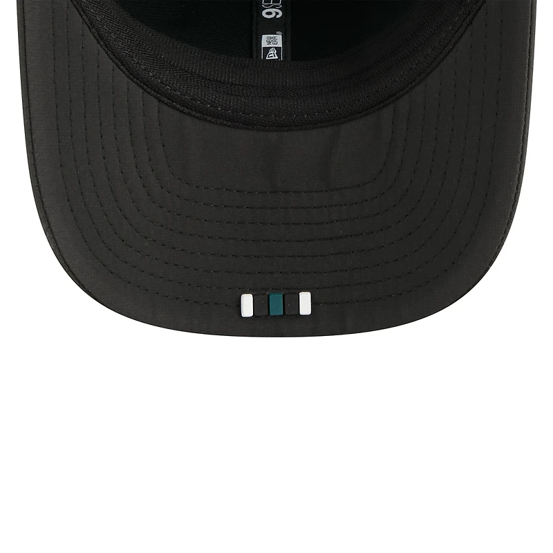 Casquette ajustable noire New Era 9SEVENTY pour homme, modèle Philadelphia Eagles 2025 Sideline
