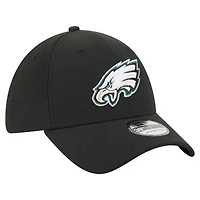 Men's New Era  Black Philadelphia Eagles Core Team 39THIRTY Flex Hat