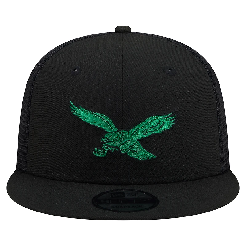 Men's New Era Black Philadelphia Eagles Core Team 9FIFTY Trucker Snapback Hat