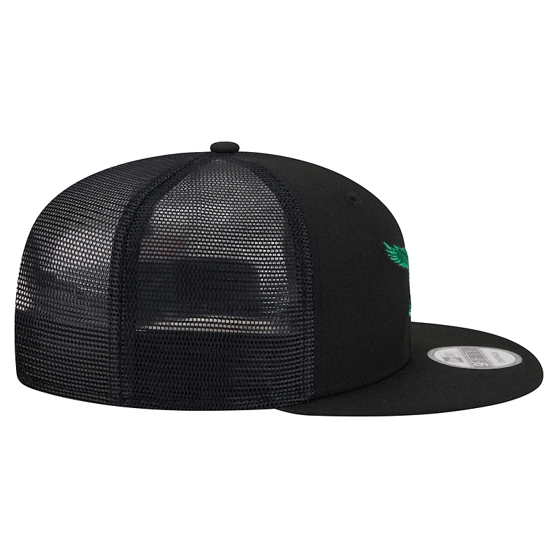 Men's New Era Black Philadelphia Eagles Core Team 9FIFTY Trucker Snapback Hat