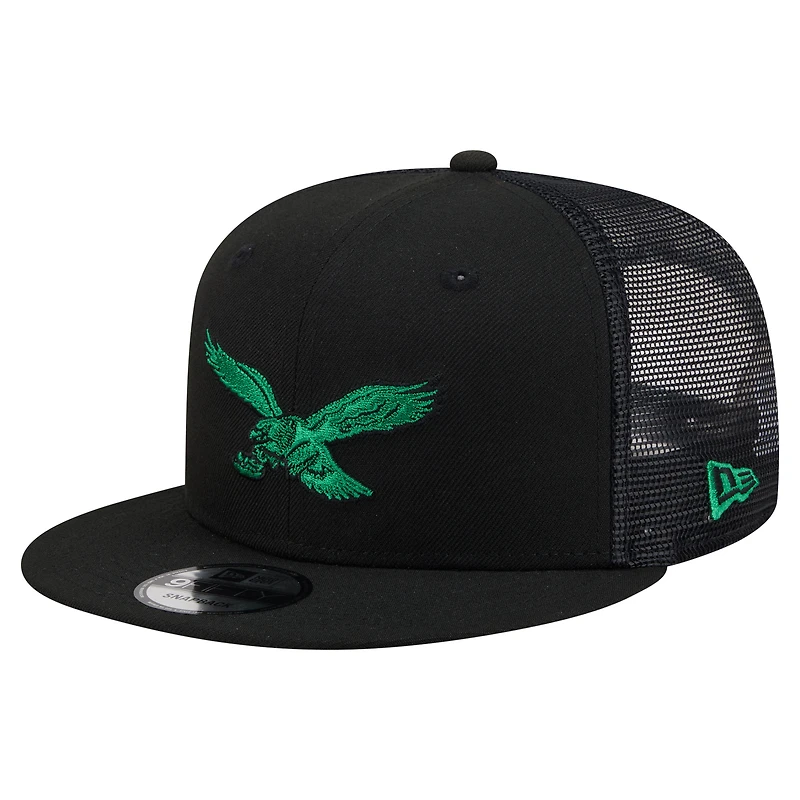 Men's New Era Black Philadelphia Eagles Core Team 9FIFTY Trucker Snapback Hat