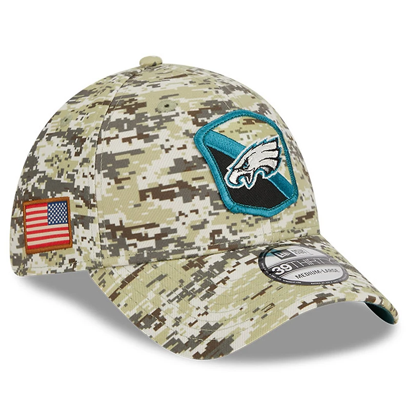 Casquette New Era camouflage Philadelphia Eagles 2023 Salute To Service 39THIRTY Flex pour hommes